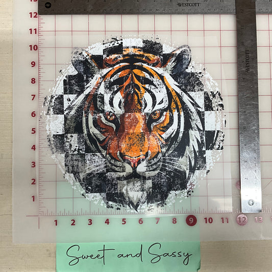 CHECKERED DISTRESSED TIGER  DTF Transfer Design