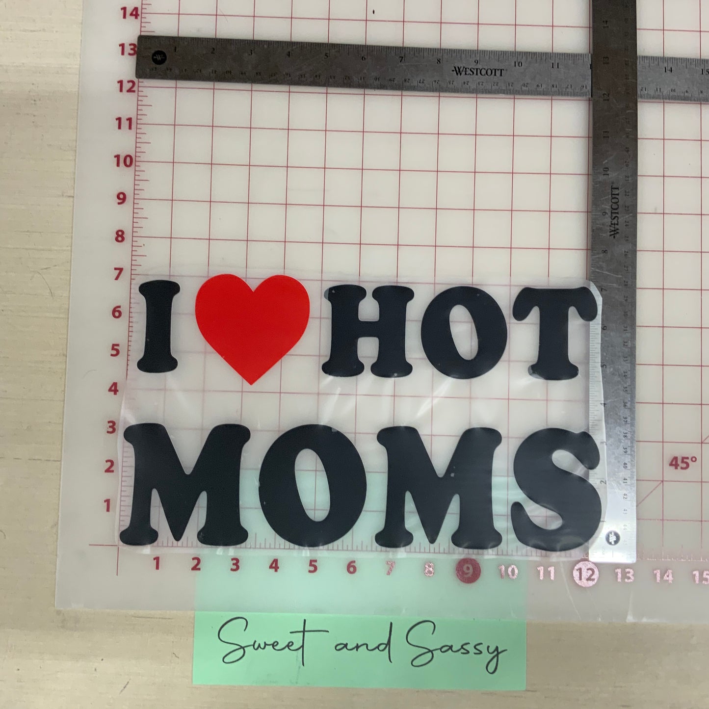 I Love Hot Moms DTF Transfer Design